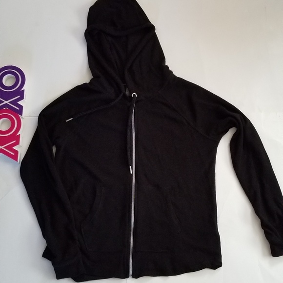 Calvin Klein Tops - CALVIN KLEIN Performance long sleeve sweatshirt